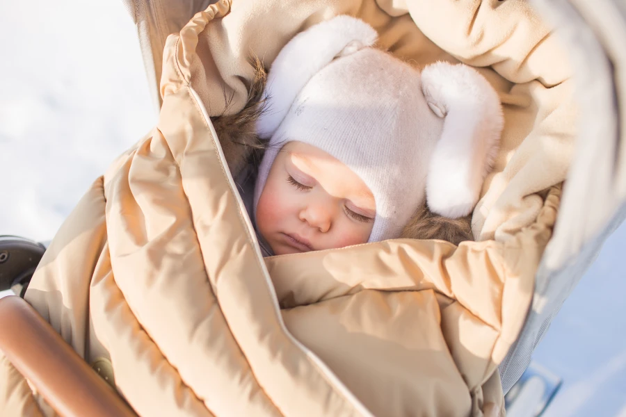 A Stroll in Style: How the Right Lightweight Baby Stroller Can Make Parenting a Breeze